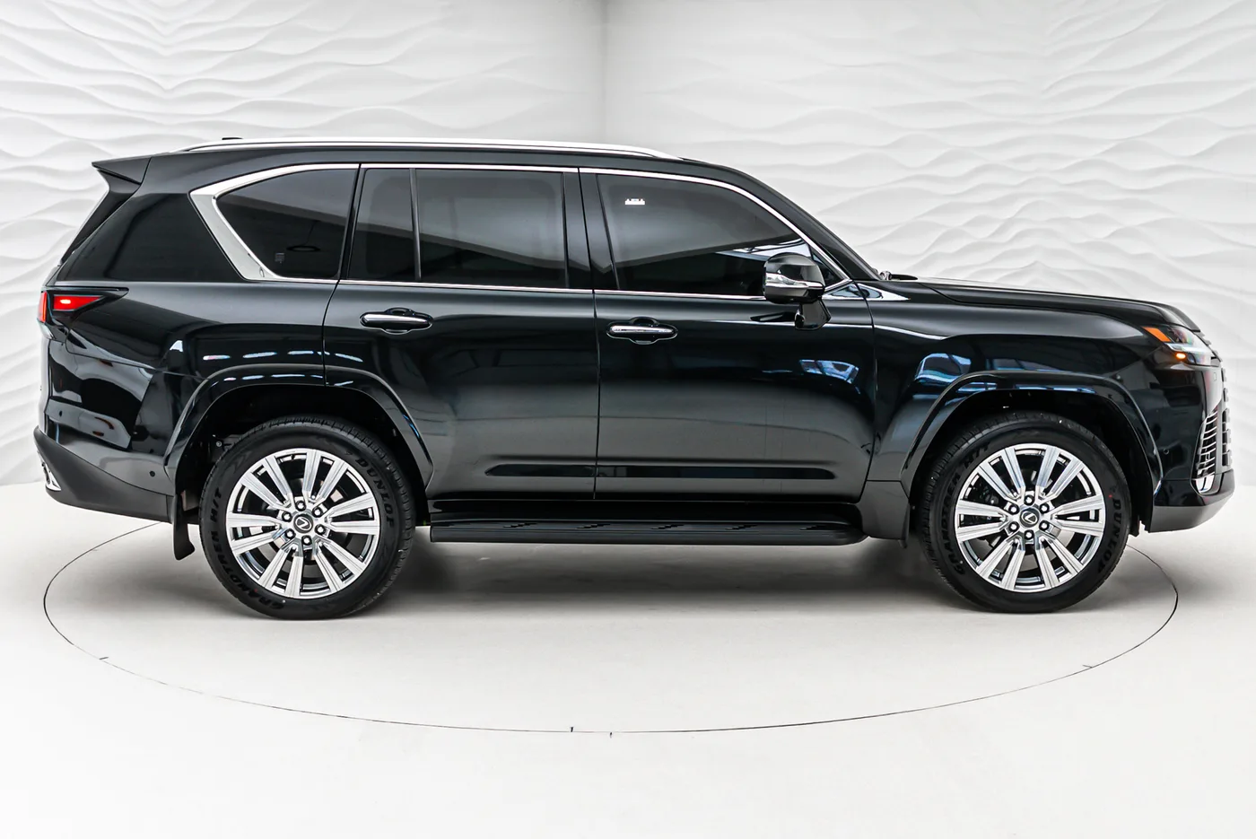 Lexus LX 600 Ultra Luxury, armoured B6 angeboten von einem Fachhändler in Sengenthal, Deutschland, Foto 7 von 10