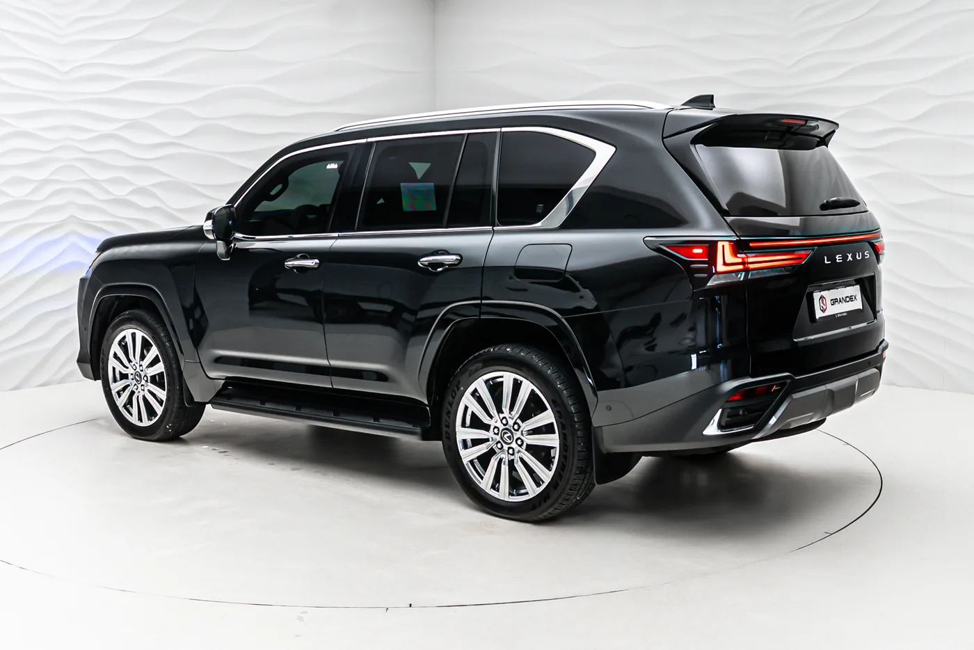 Lexus LX 600 Ultra Luxury, armoured B6 angeboten von einem Fachhändler in Sengenthal, Deutschland, Foto 4 von 10