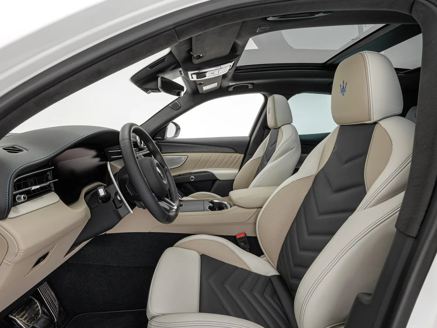 Maserati Grecale Trofeo offered by a specialist dealer in Böblingen, Germany, photo 12 of 15