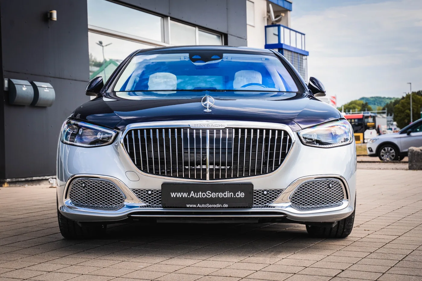 Mercedes-Maybach S 680 4MATIC proposée par un concessionnaire spécialisé à Hechingen, Allemagne, photo 3 sur 25