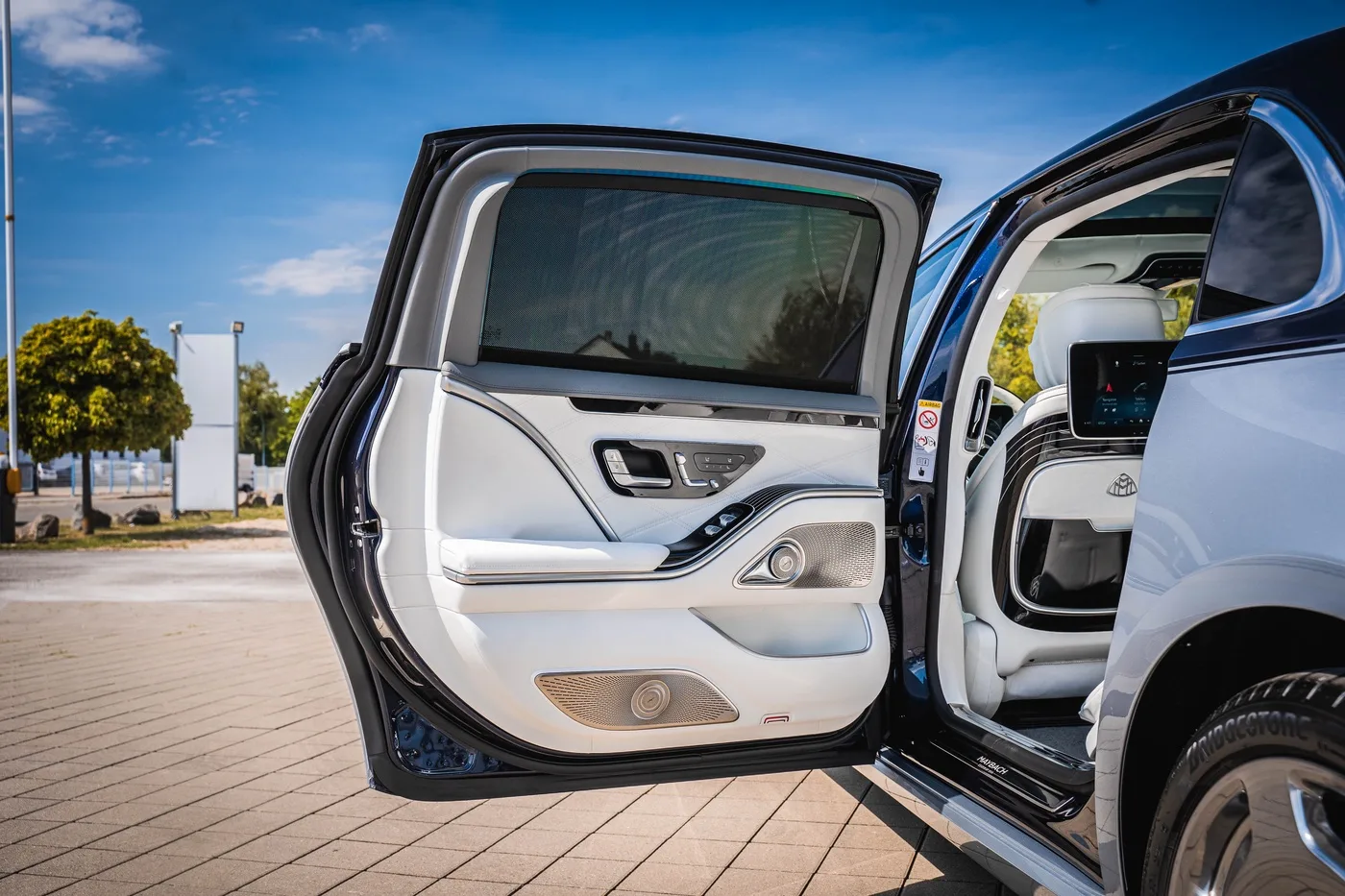 Mercedes-Maybach S 680 4MATIC proposée par un concessionnaire spécialisé à Hechingen, Allemagne, photo 16 sur 25