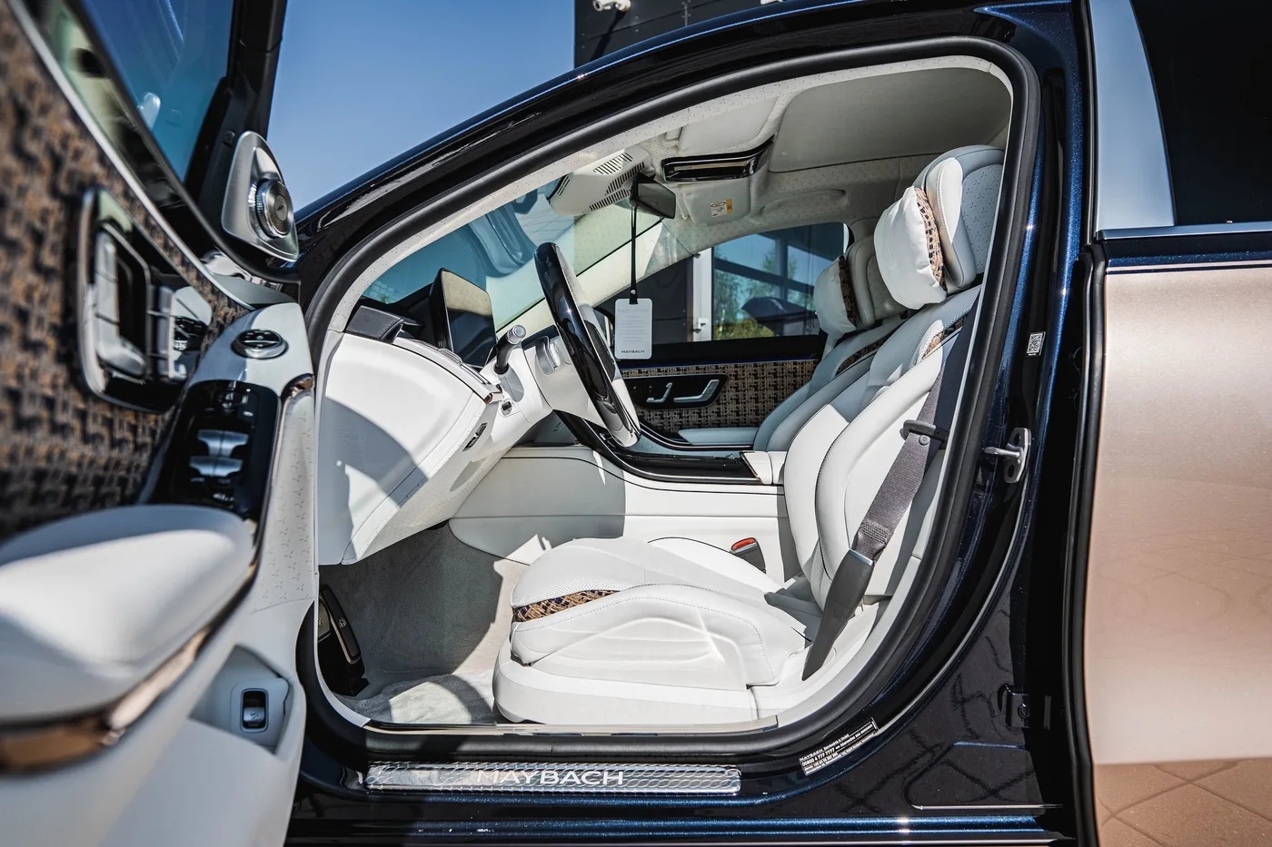 Mercedes-Maybach S 680 4MATIC proposée par un concessionnaire spécialisé à Hechingen, Allemagne, photo 10 sur 25