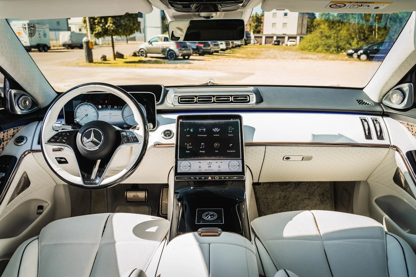 Mercedes-Maybach S 680 4MATIC proposée par un concessionnaire spécialisé à Hechingen, Allemagne, photo 11 sur 25
