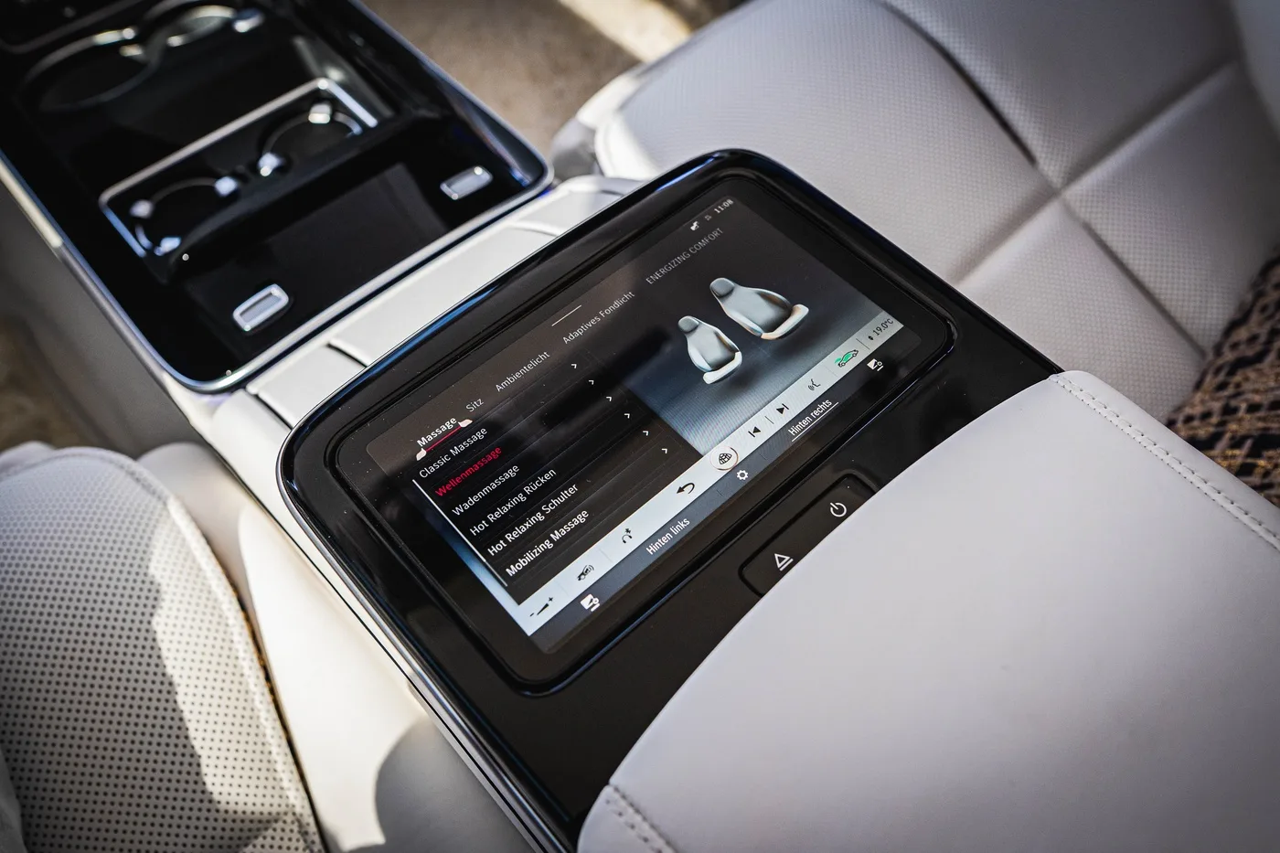 Mercedes-Maybach S 680 4MATIC proposée par un concessionnaire spécialisé à Hechingen, Allemagne, photo 22 sur 25