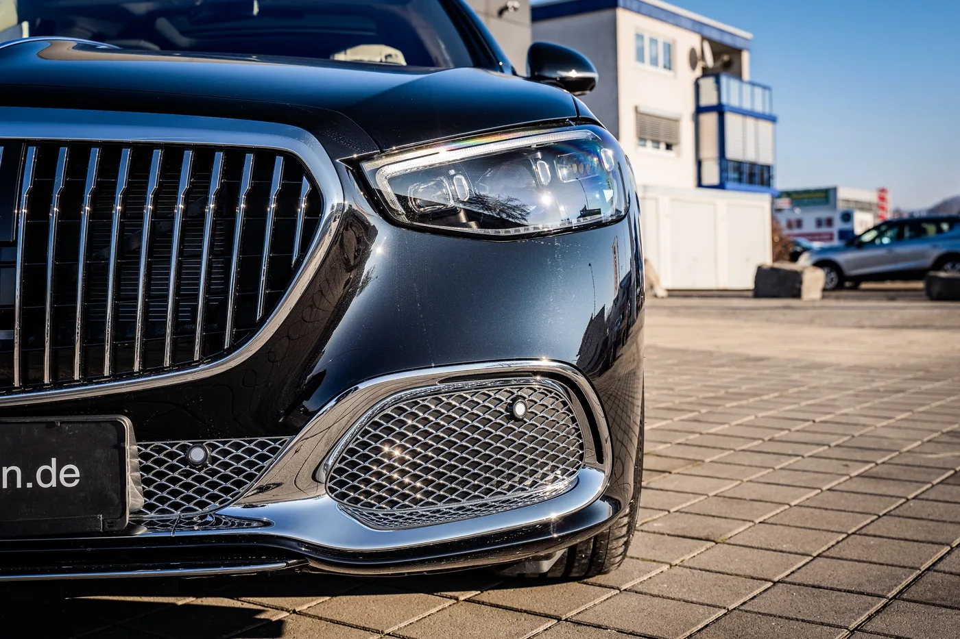 Mercedes-Maybach S 680 4MATIC offered by a specialist dealer in Hechingen, Germany, photo 9 of 25