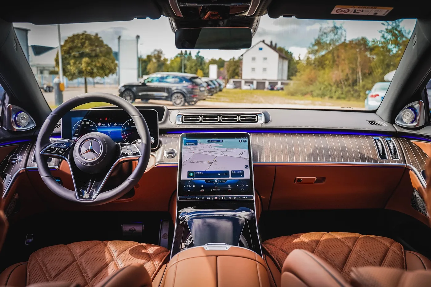 Mercedes-Maybach S 680 4MATIC offered by a specialist dealer in Hechingen, Germany, photo 16 of 25