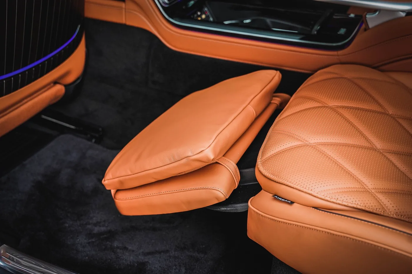 Mercedes-Maybach S 680 4MATIC offered by a specialist dealer in Hechingen, Germany, photo 20 of 25