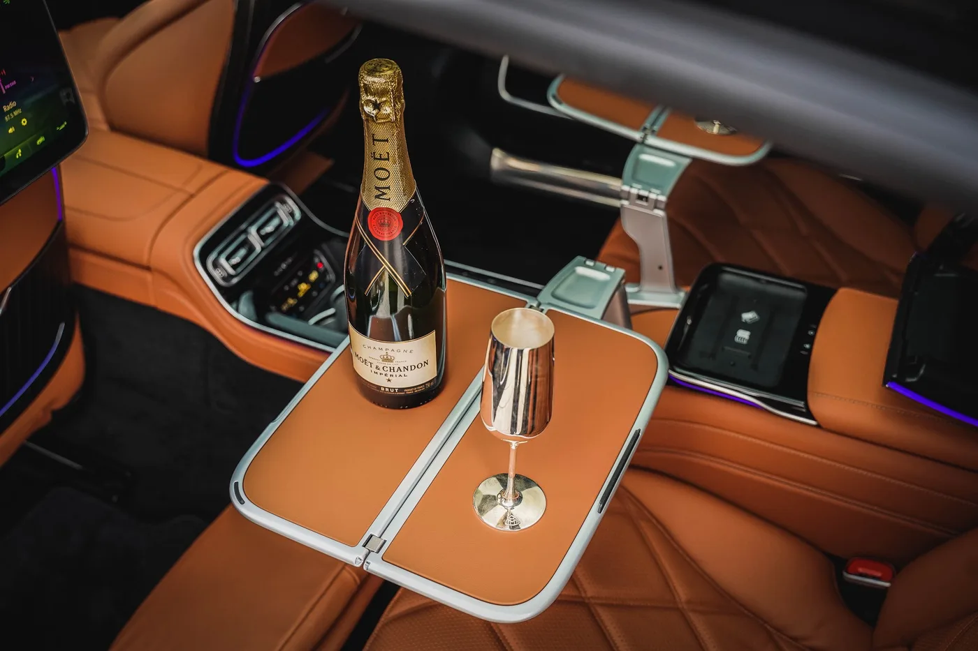 Mercedes-Maybach S 680 4MATIC offered by a specialist dealer in Hechingen, Germany, photo 21 of 25
