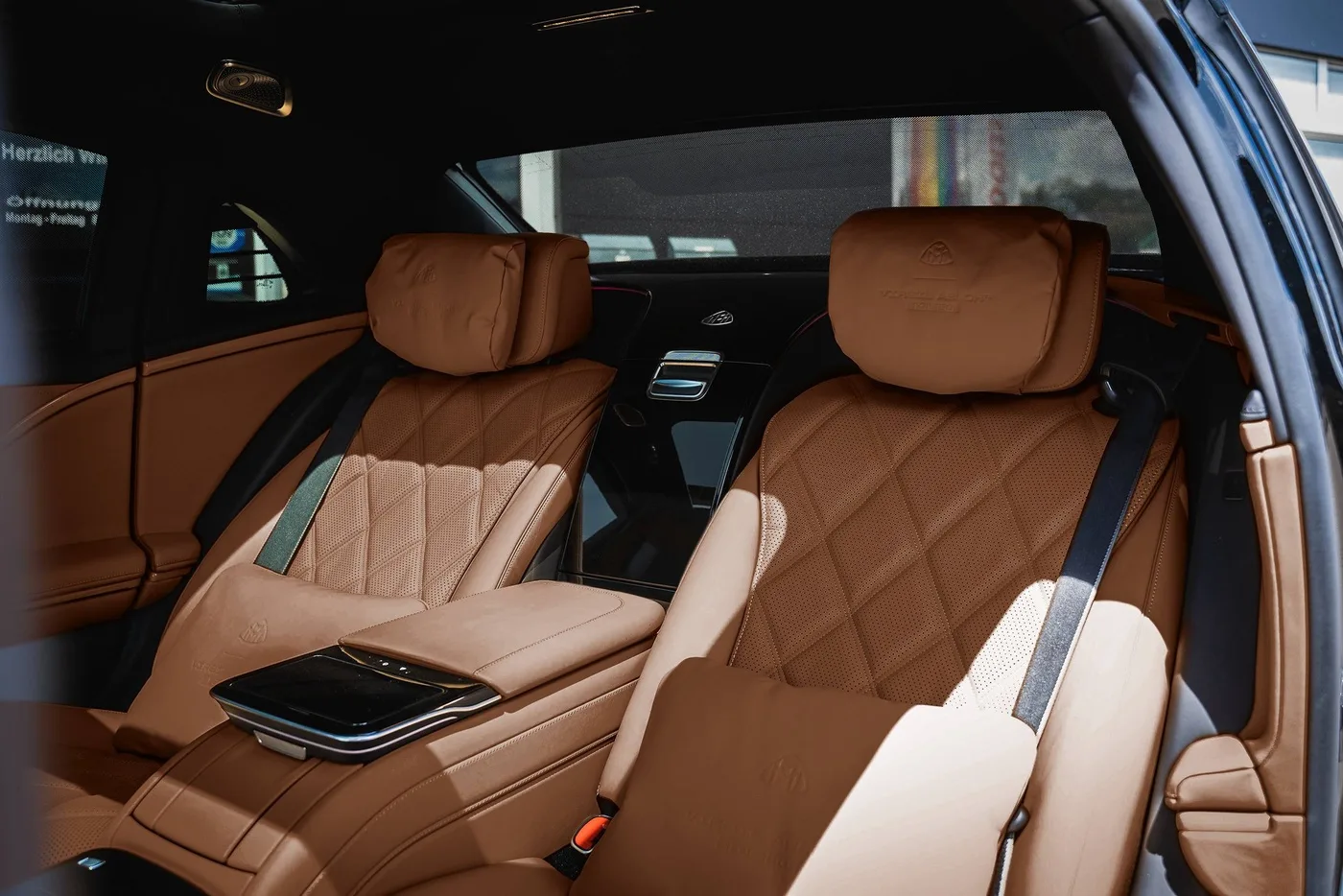 Mercedes-Maybach S 680 proposée par un concessionnaire spécialisé à Hechingen, Allemagne, photo 2 sur 25