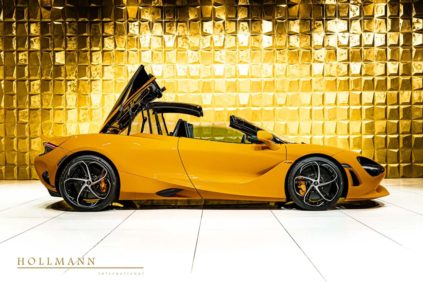 McLaren 750S Spider proposée par un concessionnaire spécialisé à Stuhr, Allemagne, photo 2 sur 8