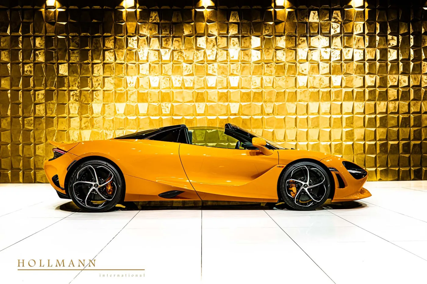 McLaren 750S Spider proposée par un concessionnaire spécialisé à Stuhr, Allemagne, photo 3 sur 8