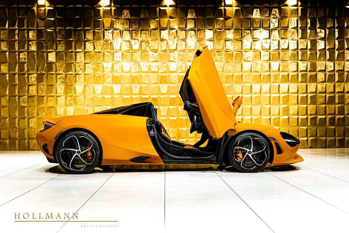McLaren 750S Spider proposée par un concessionnaire spécialisé à Stuhr, Allemagne, photo 4 sur 8