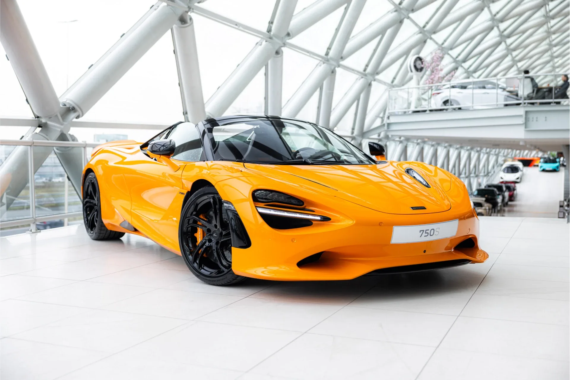 McLaren 750S Spider angeboten von einem offiziellen McLaren und Morgan-Vertragshändler in Utrecht, Niederlande, Hauptfoto