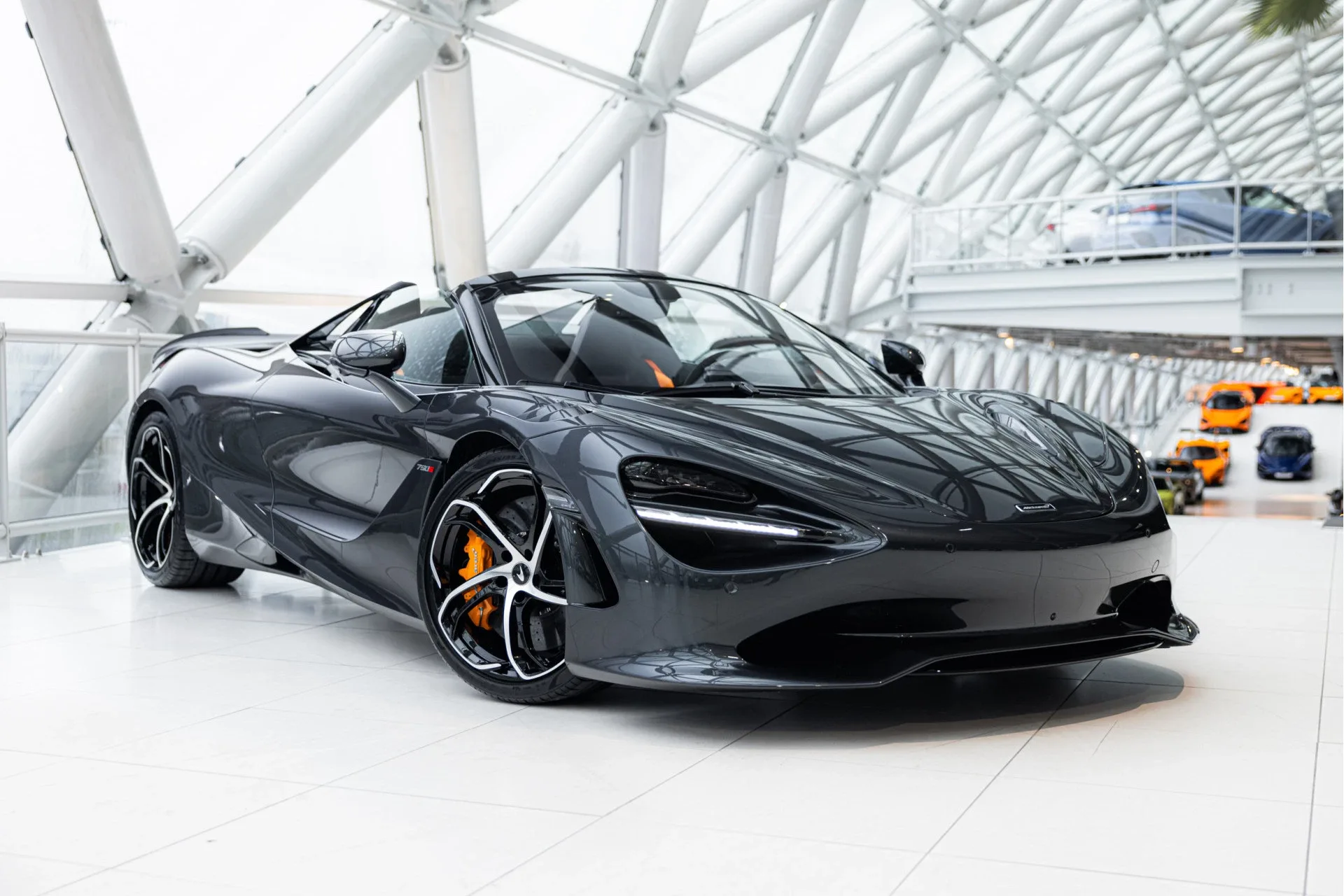 McLaren 750S Spider angeboten von einem offiziellen McLaren und Morgan-Vertragshändler in Utrecht, Niederlande, Hauptfoto
