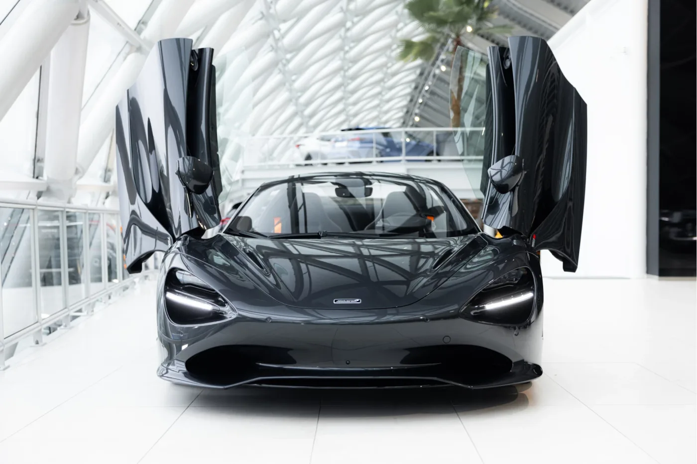 McLaren 750S Spider proposée par un concessionnaire agréé McLaren et Morgan à Utrecht, Pays-Bas, photo 6 sur 25