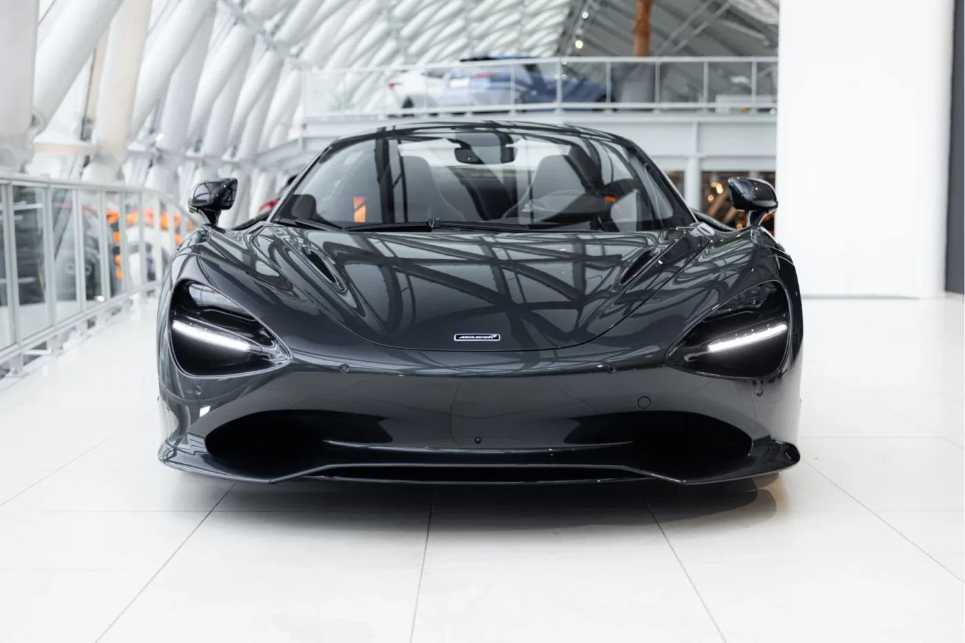McLaren 750S Spider proposée par un concessionnaire agréé McLaren et Morgan à Utrecht, Pays-Bas, photo 7 sur 25