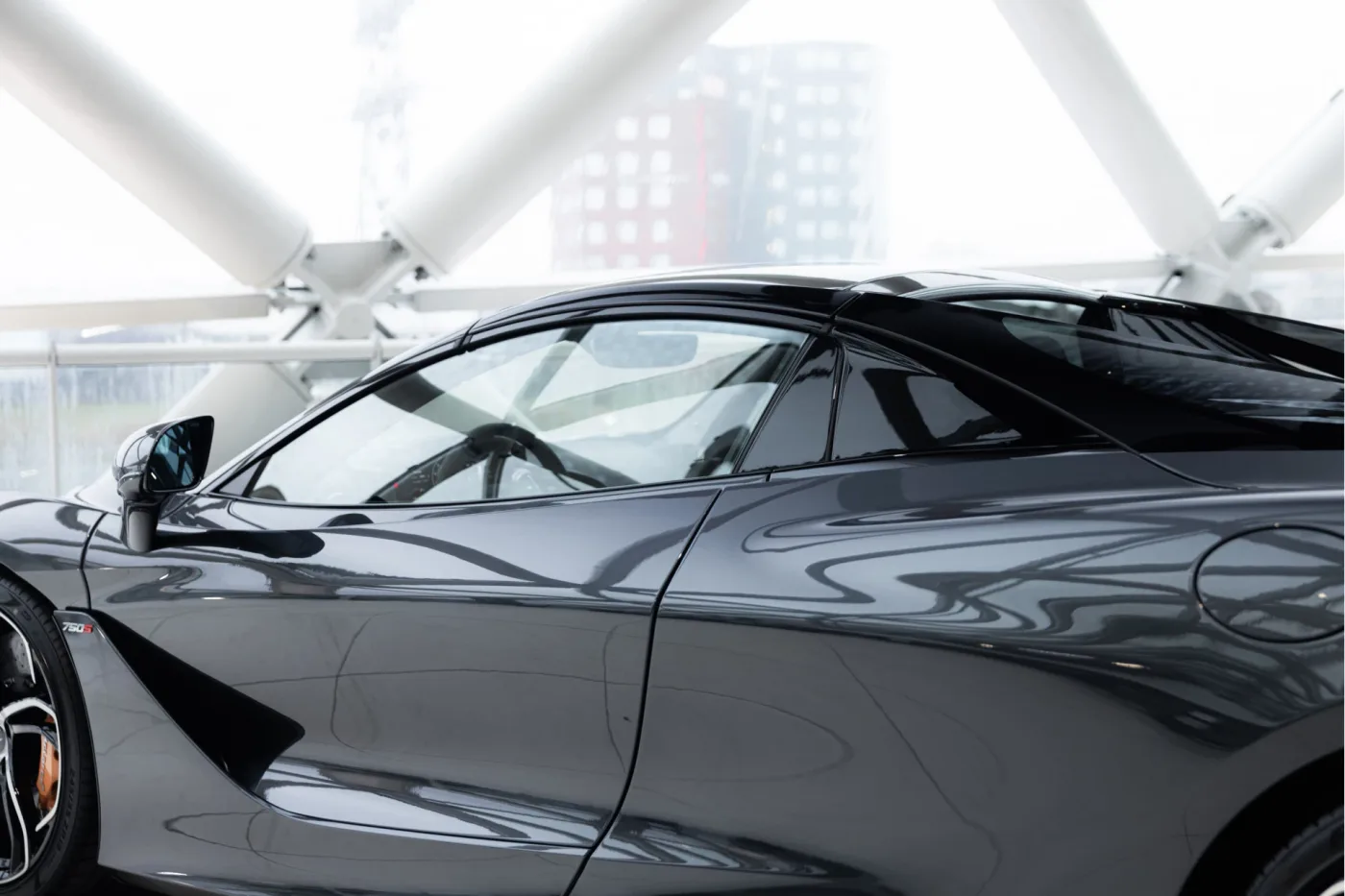 McLaren 750S Spider proposée par un concessionnaire agréé McLaren et Morgan à Utrecht, Pays-Bas, photo 15 sur 25