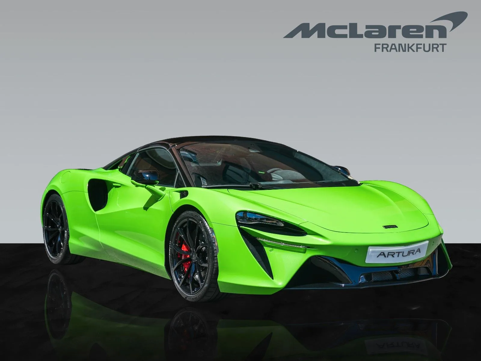 McLaren Artura proposée par un concessionnaire agréé à Frankfurt, Allemagne, photo principale