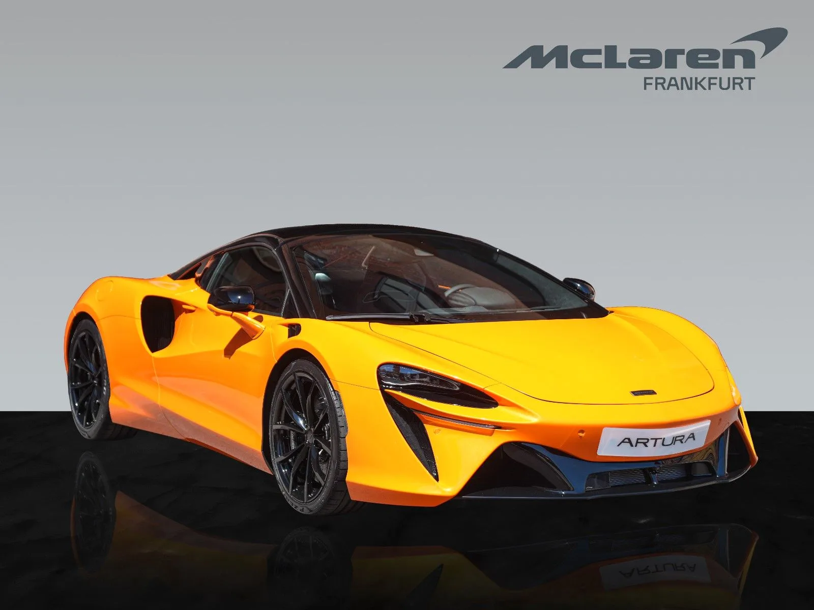 McLaren Artura proposée par un concessionnaire agréé à Frankfurt, Allemagne, photo principale