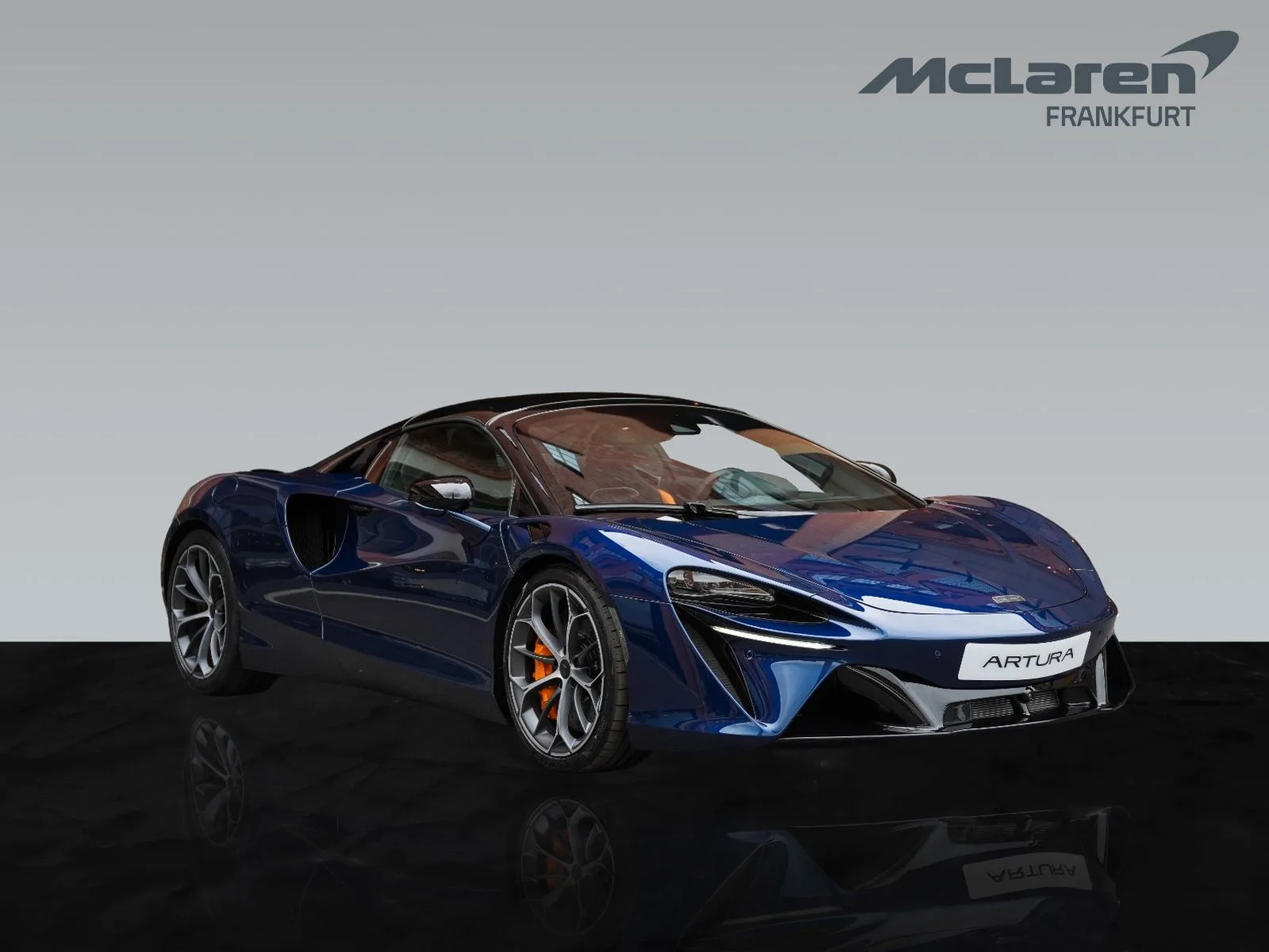 McLaren Artura proposée par un concessionnaire agréé à Frankfurt, Allemagne, photo principale