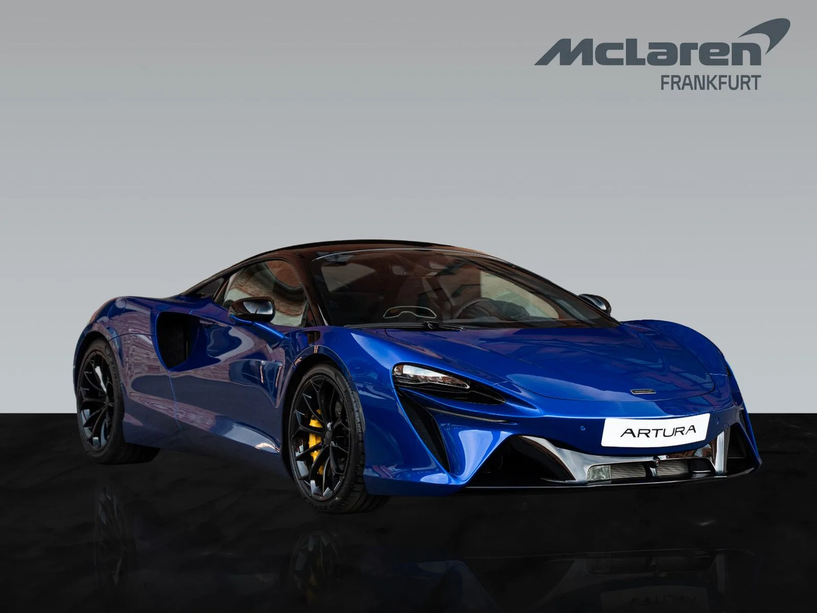 McLaren Artura proposée par un concessionnaire agréé à Frankfurt, Allemagne, photo principale