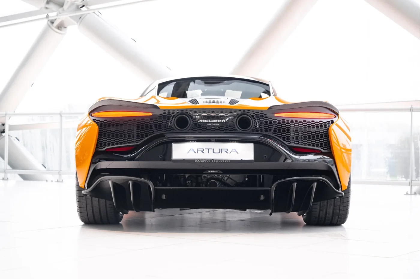 McLaren Artura proposée par un concessionnaire agréé McLaren et Morgan à Utrecht, Pays-Bas, photo 10 sur 25