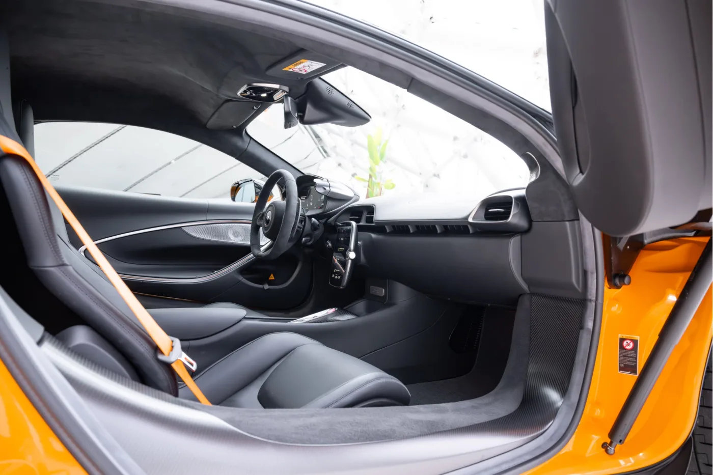 McLaren Artura proposée par un concessionnaire agréé McLaren et Morgan à Utrecht, Pays-Bas, photo 15 sur 25