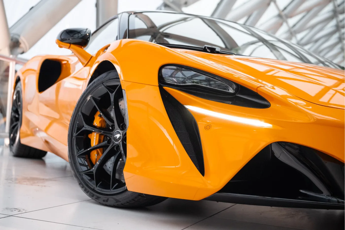McLaren Artura proposée par un concessionnaire agréé McLaren et Morgan à Utrecht, Pays-Bas, photo 19 sur 25