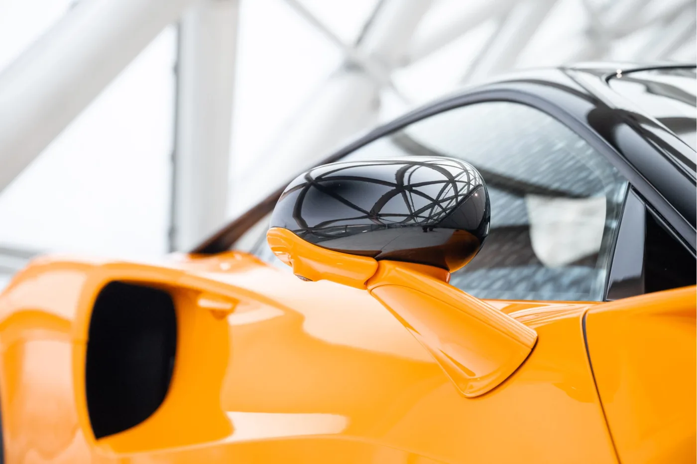 McLaren Artura proposée par un concessionnaire agréé McLaren et Morgan à Utrecht, Pays-Bas, photo 21 sur 25
