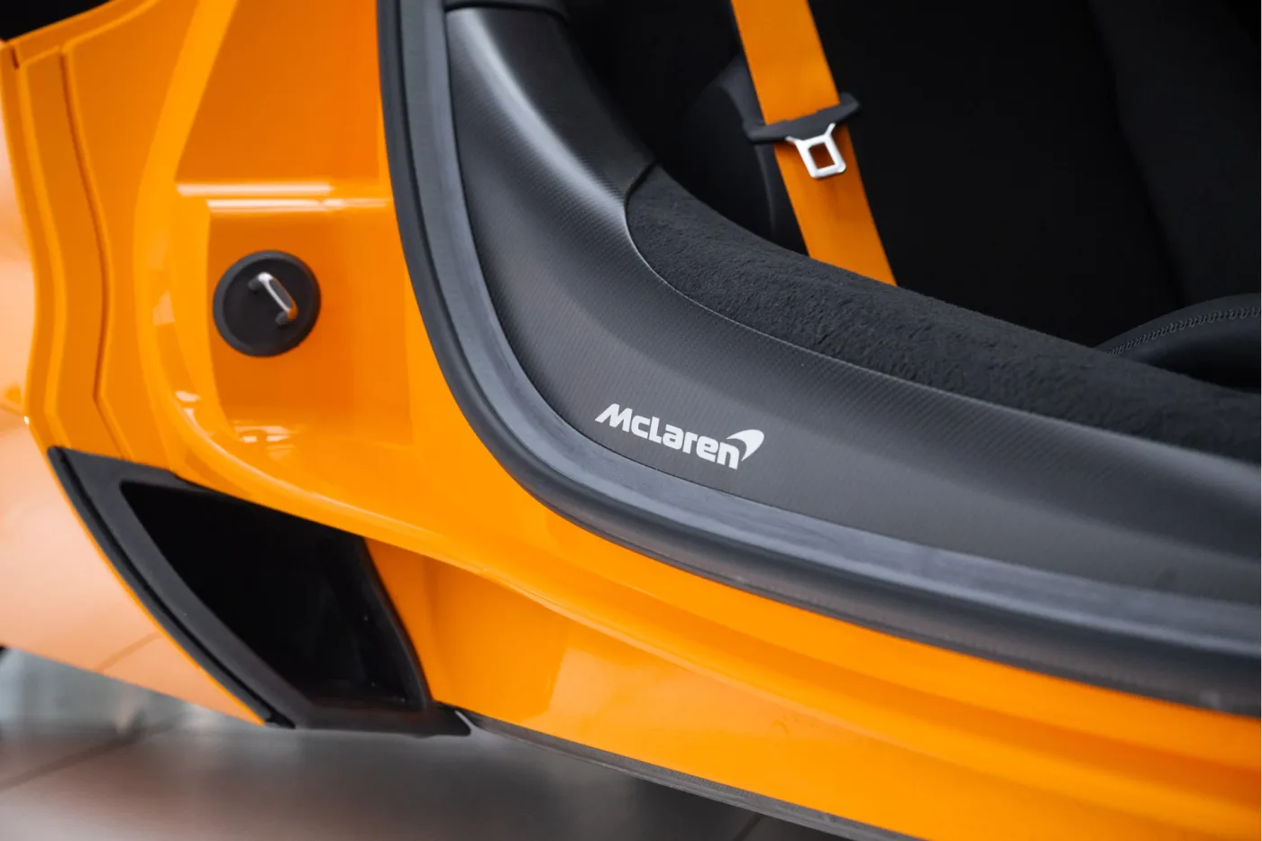 McLaren Artura proposée par un concessionnaire agréé McLaren et Morgan à Utrecht, Pays-Bas, photo 25 sur 25
