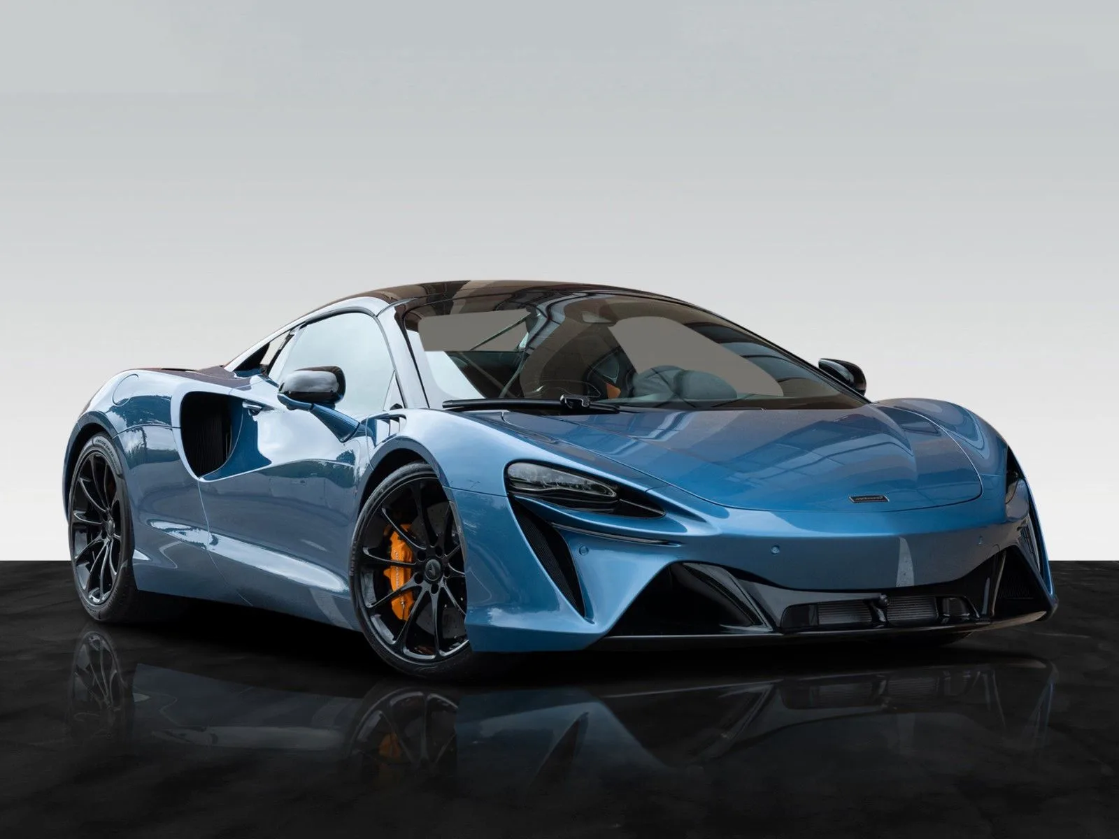McLaren Artura Spider proposée par un concessionnaire agréé à Munich, Allemagne, photo principale