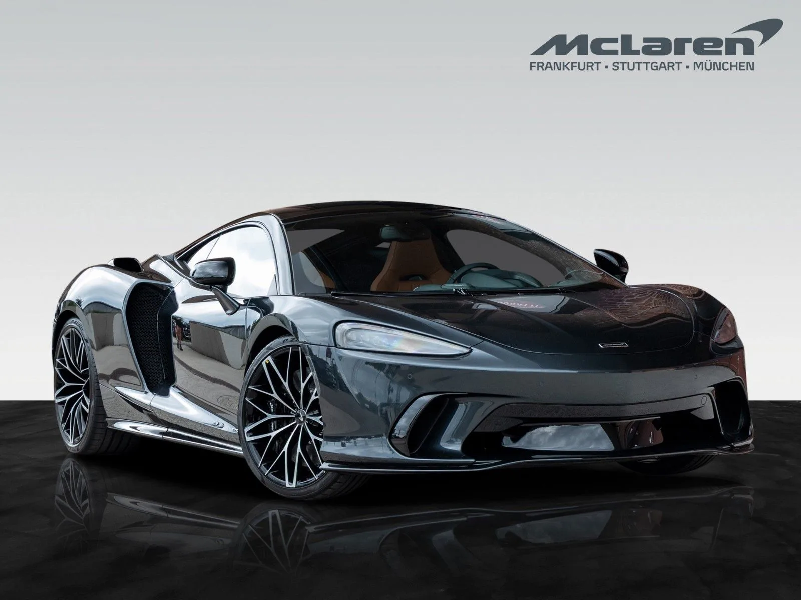 McLaren GTS proposée par un concessionnaire agréé à Munich, Allemagne, photo principale