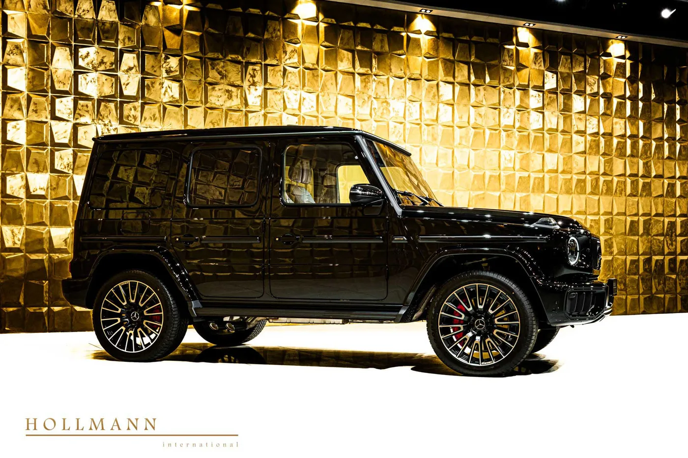 Mercedes-AMG G 63 facelift offered by a specialist dealer in Stuhr, Germany, photo 2 of 8