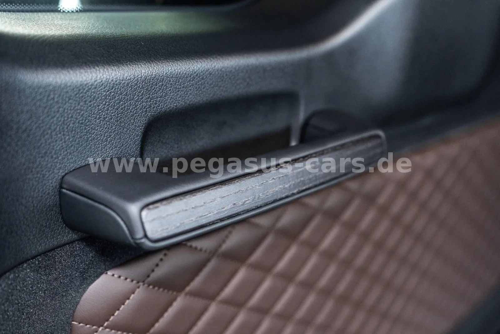 Mercedes-AMG G 63 Superior Line, 28/30