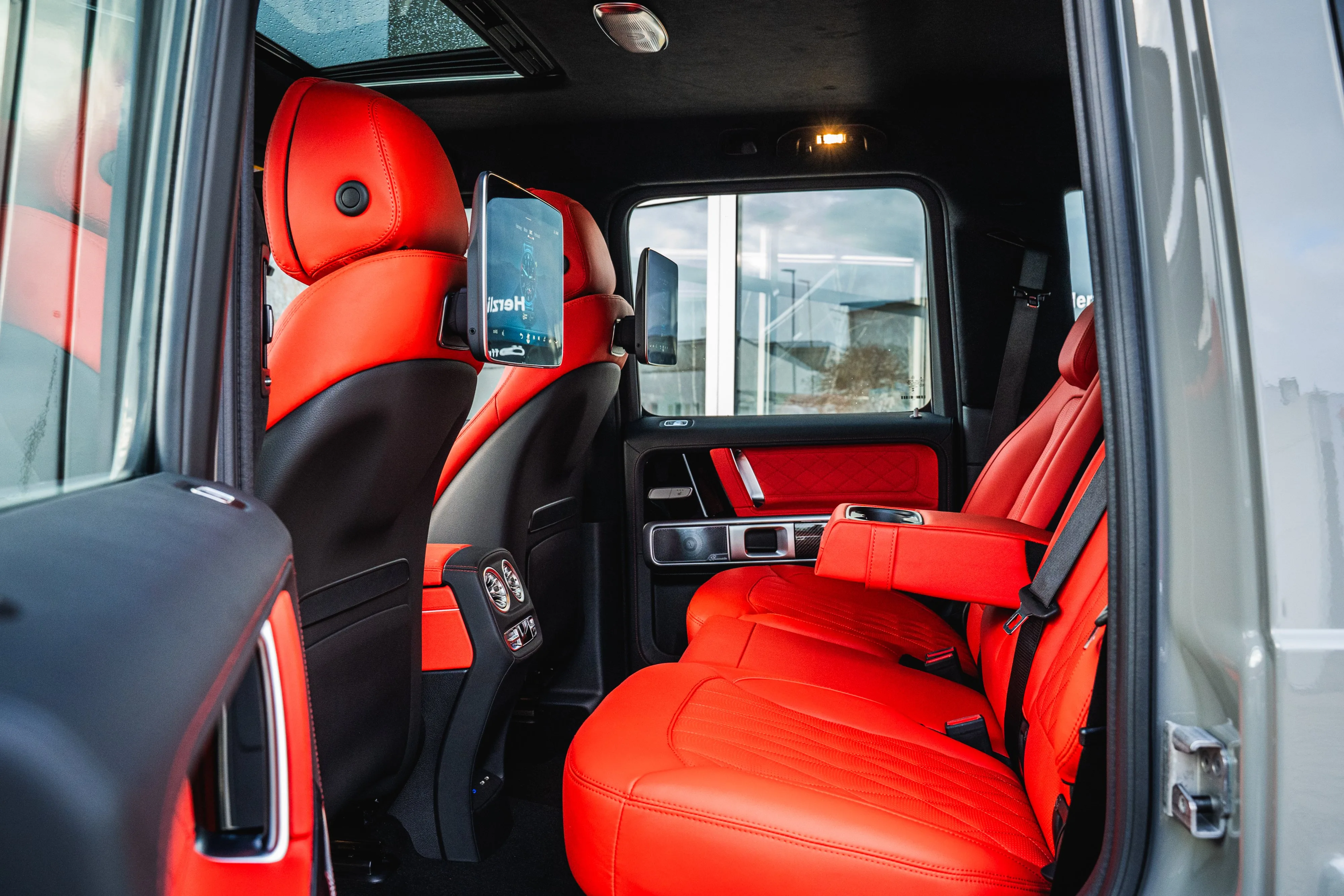 Mercedes-AMG G 63, 27/30