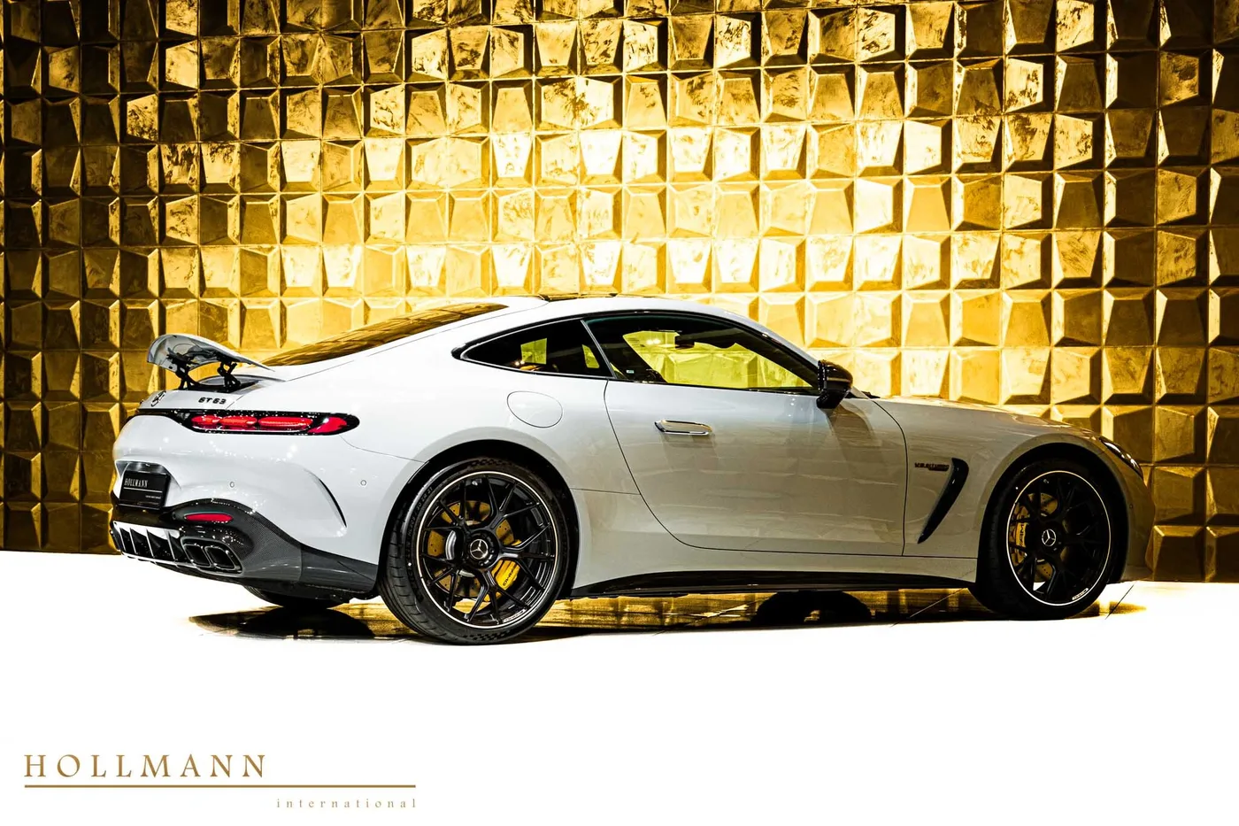 Mercedes-AMG GT 63 4MATIC, Coupé offered by a specialist dealer in Stuhr, Germany, photo 3 of 8