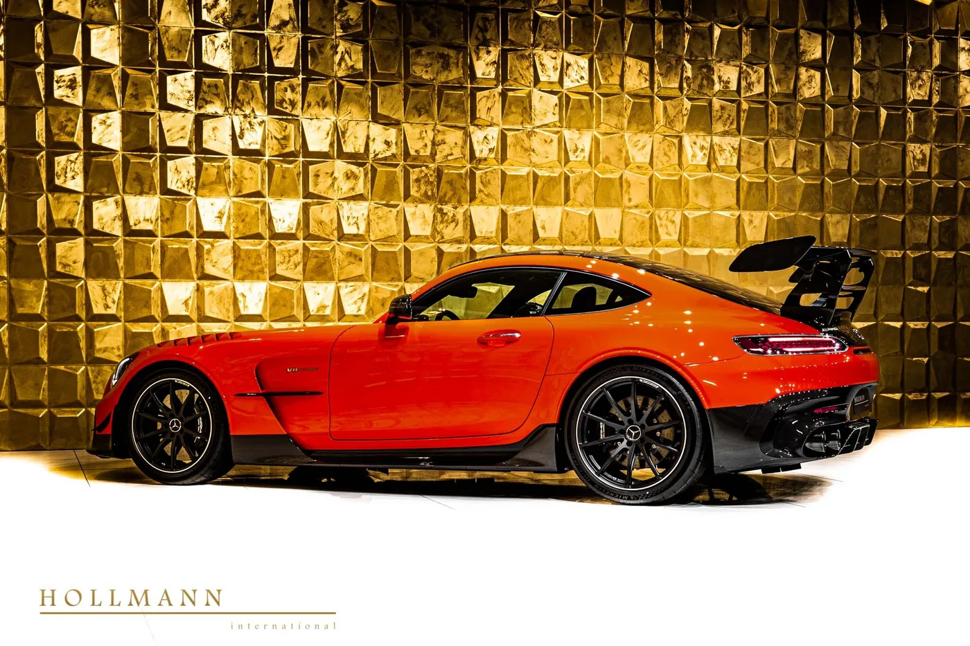 Mercedes-AMG GT Black Series offered by a specialist dealer in Stuhr, Germany, photo 6 of 8