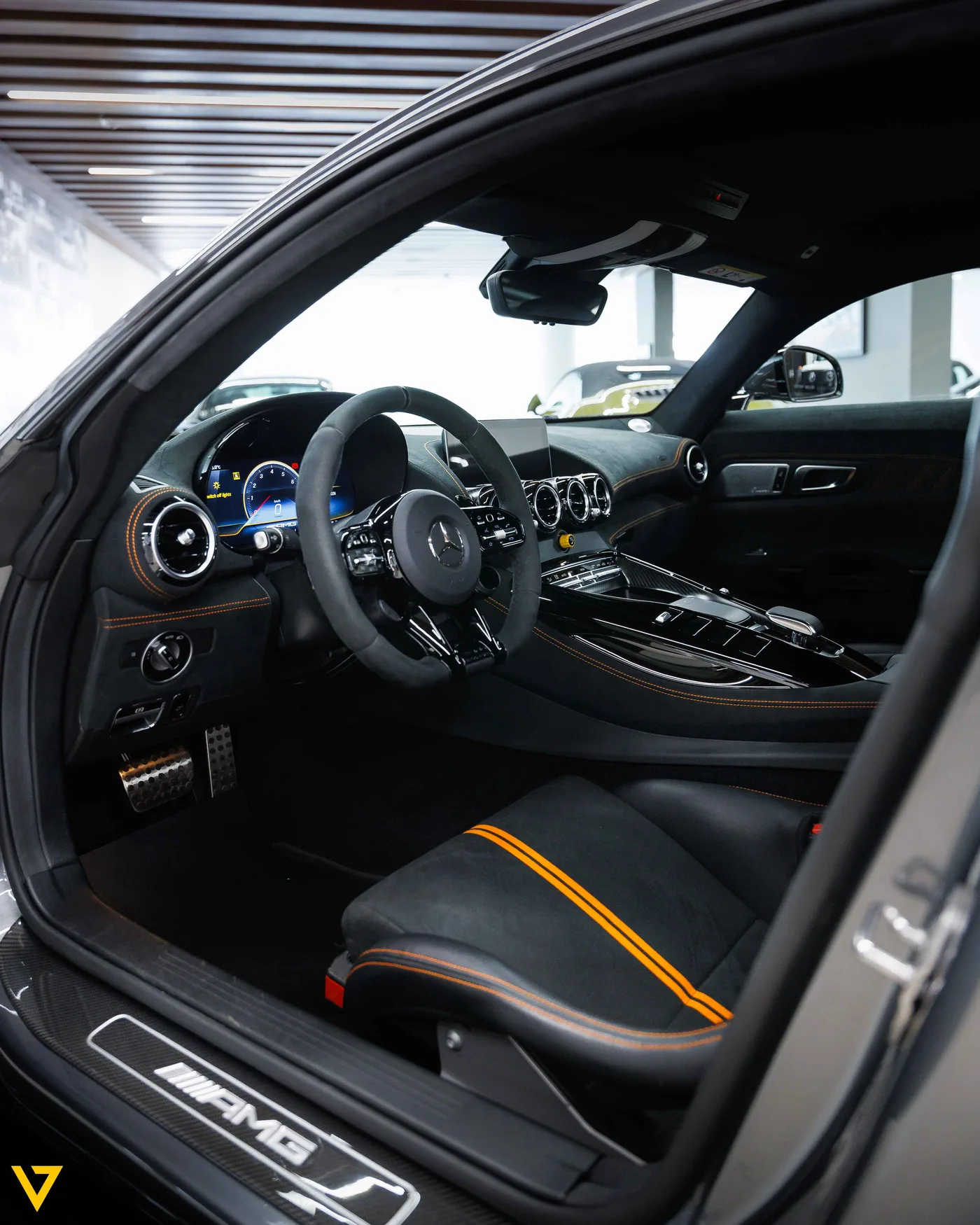 Mercedes-AMG GT Black Series angeboten von einem Supersportwagenhändler in Riyadh, Saudi-Arabien, Foto 10 von 21