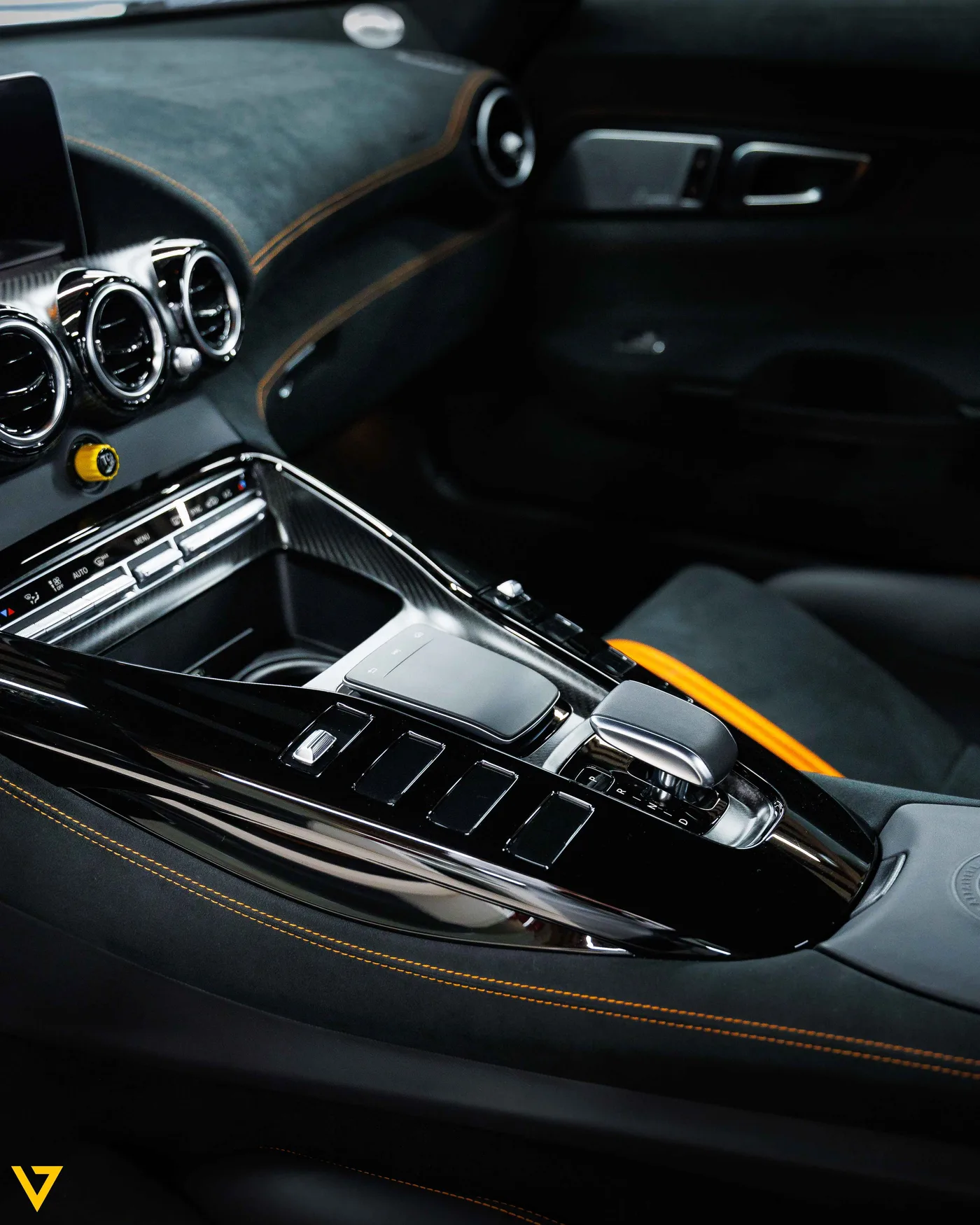 Mercedes-AMG GT Black Series angeboten von einem Supersportwagenhändler in Riyadh, Saudi-Arabien, Foto 14 von 21