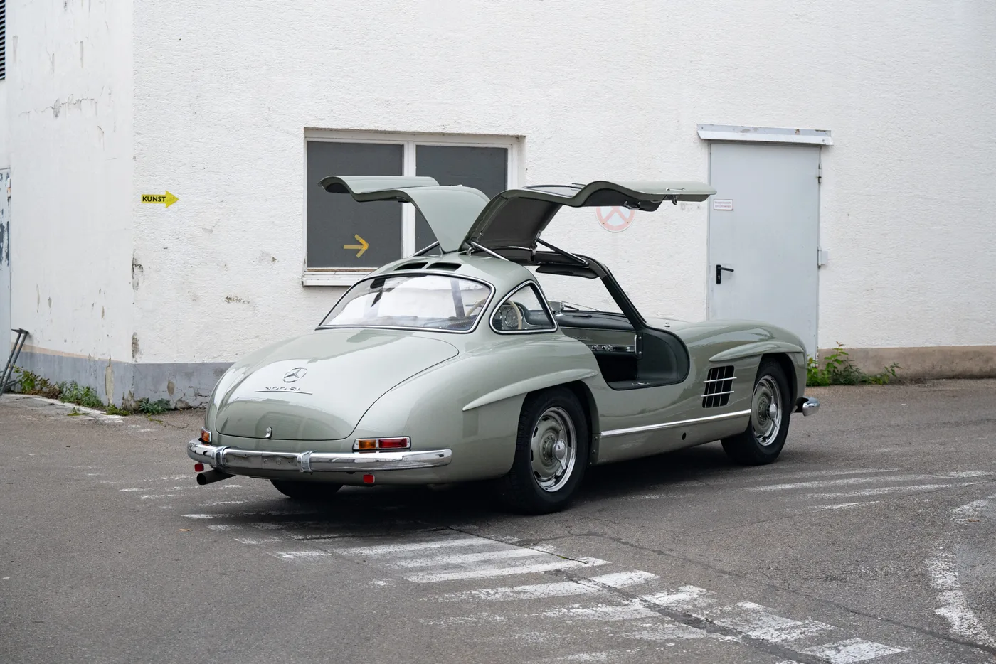 1955 Mercedes-Benz 300 SL Gullwing proposée par un spécialiste de la voiture de collection à Lindau, Allemagne, photo 3 sur 27