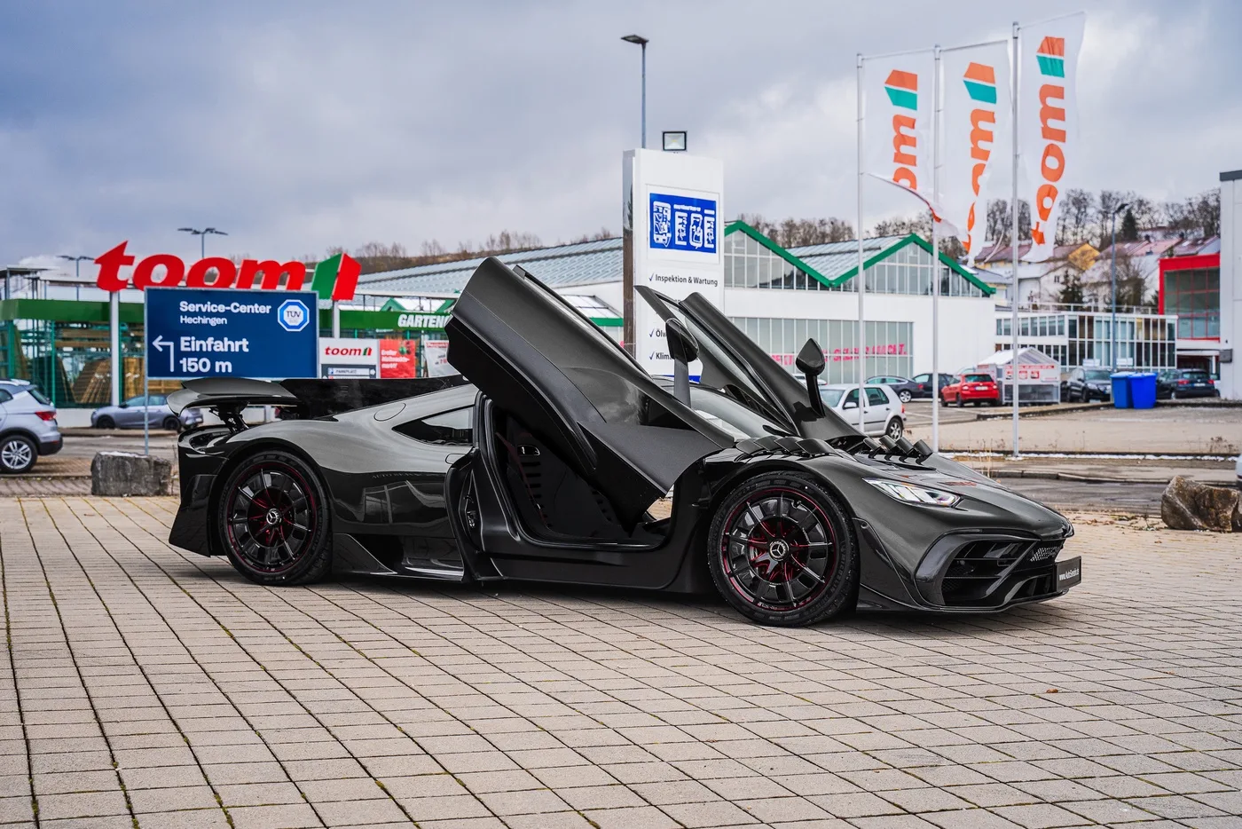 Mercedes-AMG ONE offered by a specialist dealer in Hechingen, Germany, photo 7 of 12
