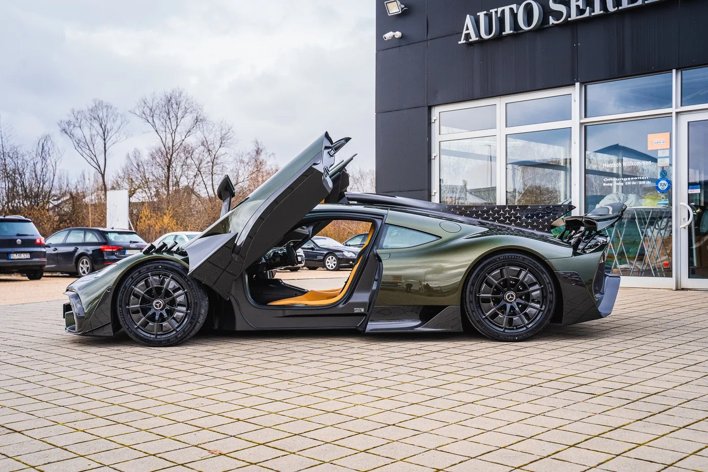 Mercedes-AMG ONE offered by a specialist dealer in Hechingen, Germany, photo 9 of 25