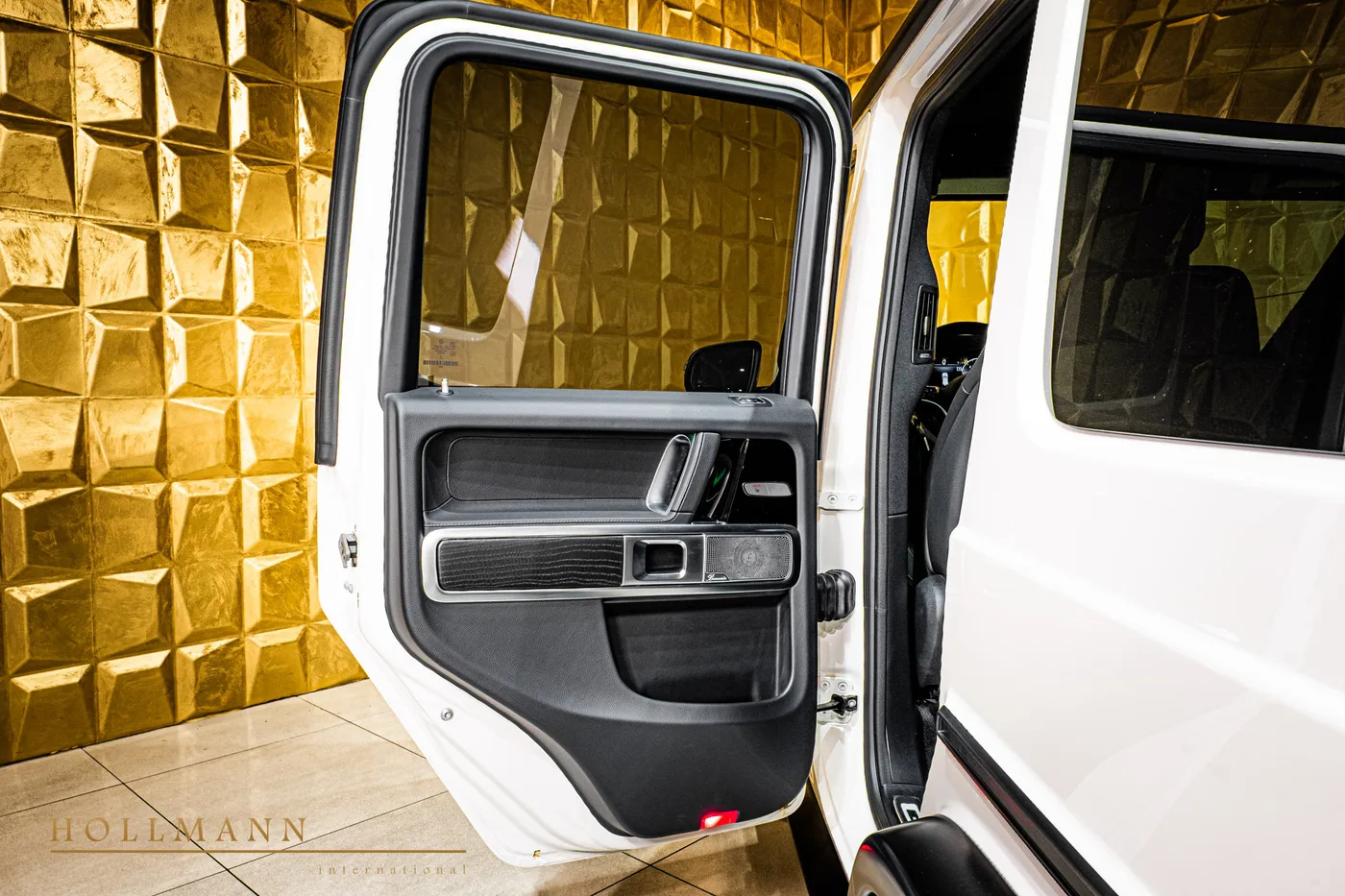 Mercedes-Benz G 450 d offered by a specialist dealer in Stuhr, Germany, photo 12 of 25