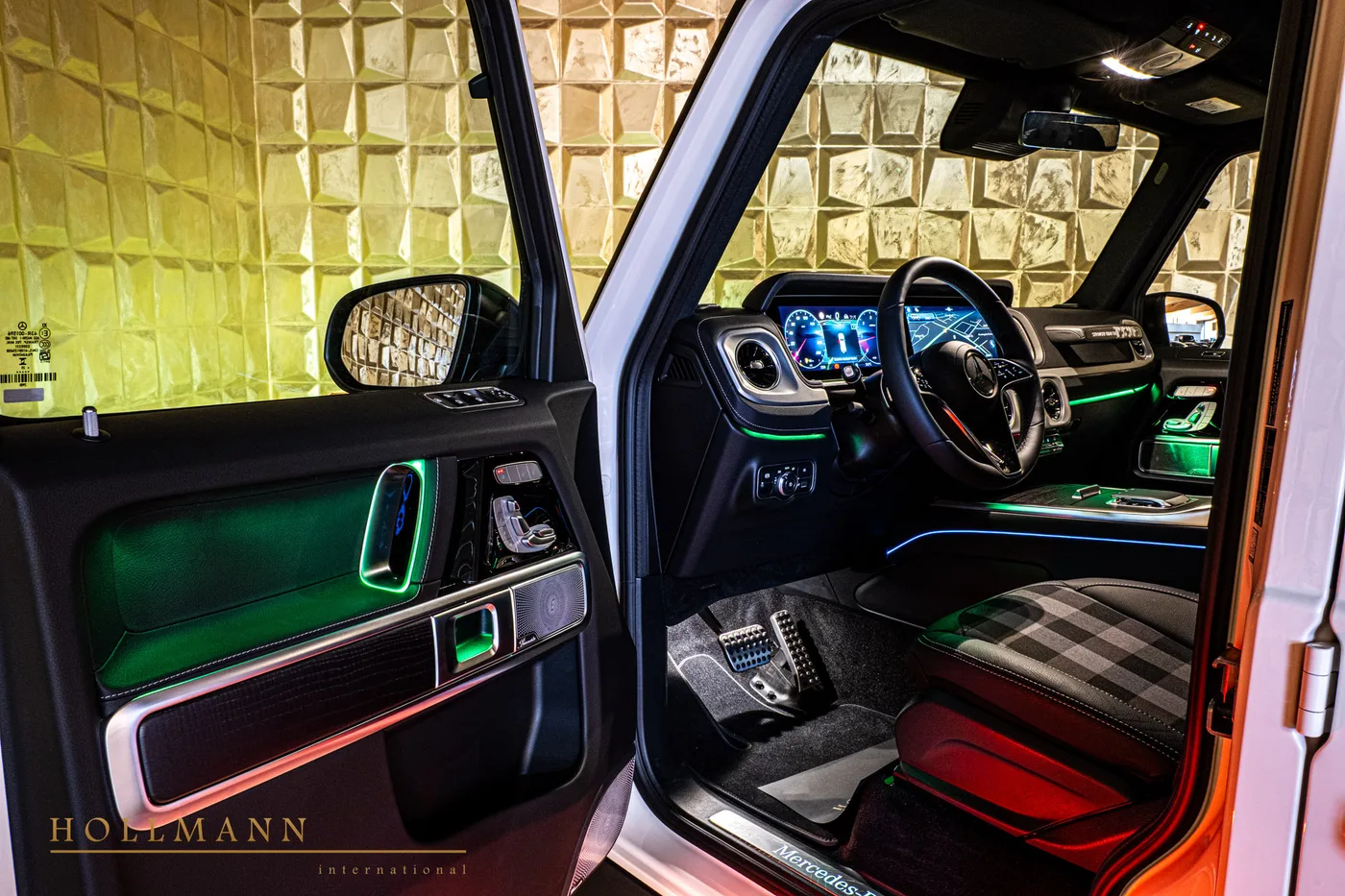 Mercedes-Benz G 450 d offered by a specialist dealer in Stuhr, Germany, photo 13 of 25