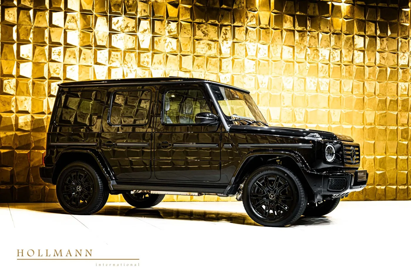Mercedes-Benz G 500 offered by a specialist dealer in Stuhr, Germany, photo 2 of 8