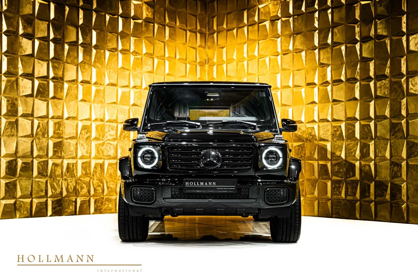 Mercedes-Benz G 500 offered by a specialist dealer in Stuhr, Germany, photo 3 of 8