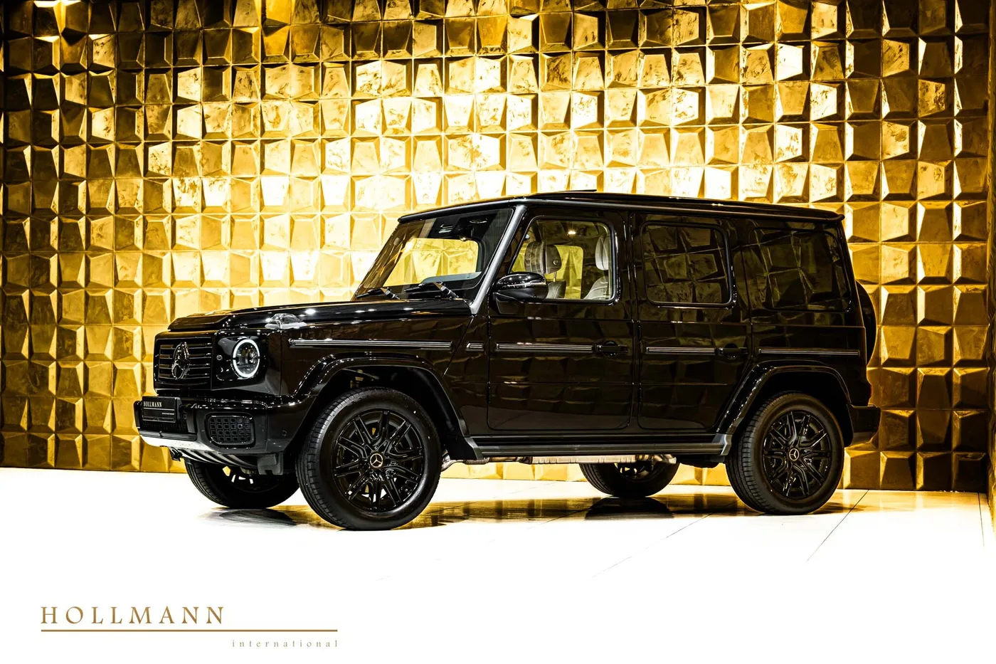 Mercedes-Benz G 500 offered by a specialist dealer in Stuhr, Germany, photo 4 of 8