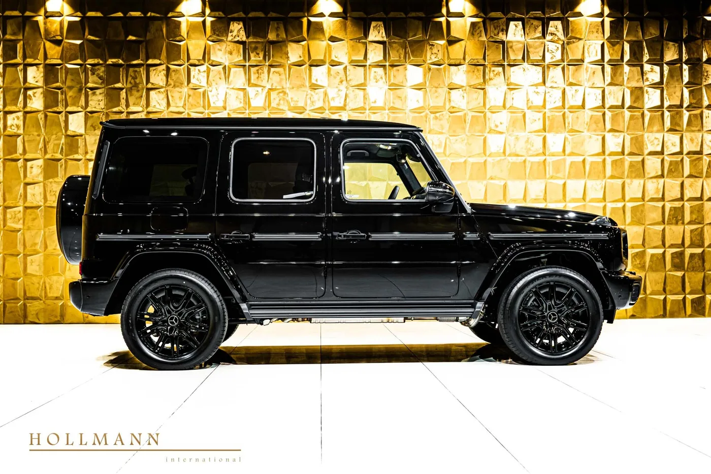Mercedes-Benz G 500 offered by a specialist dealer in Stuhr, Germany, photo 5 of 8