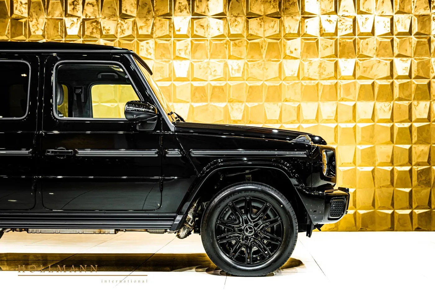 Mercedes-Benz G 500 offered by a specialist dealer in Stuhr, Germany, photo 6 of 8