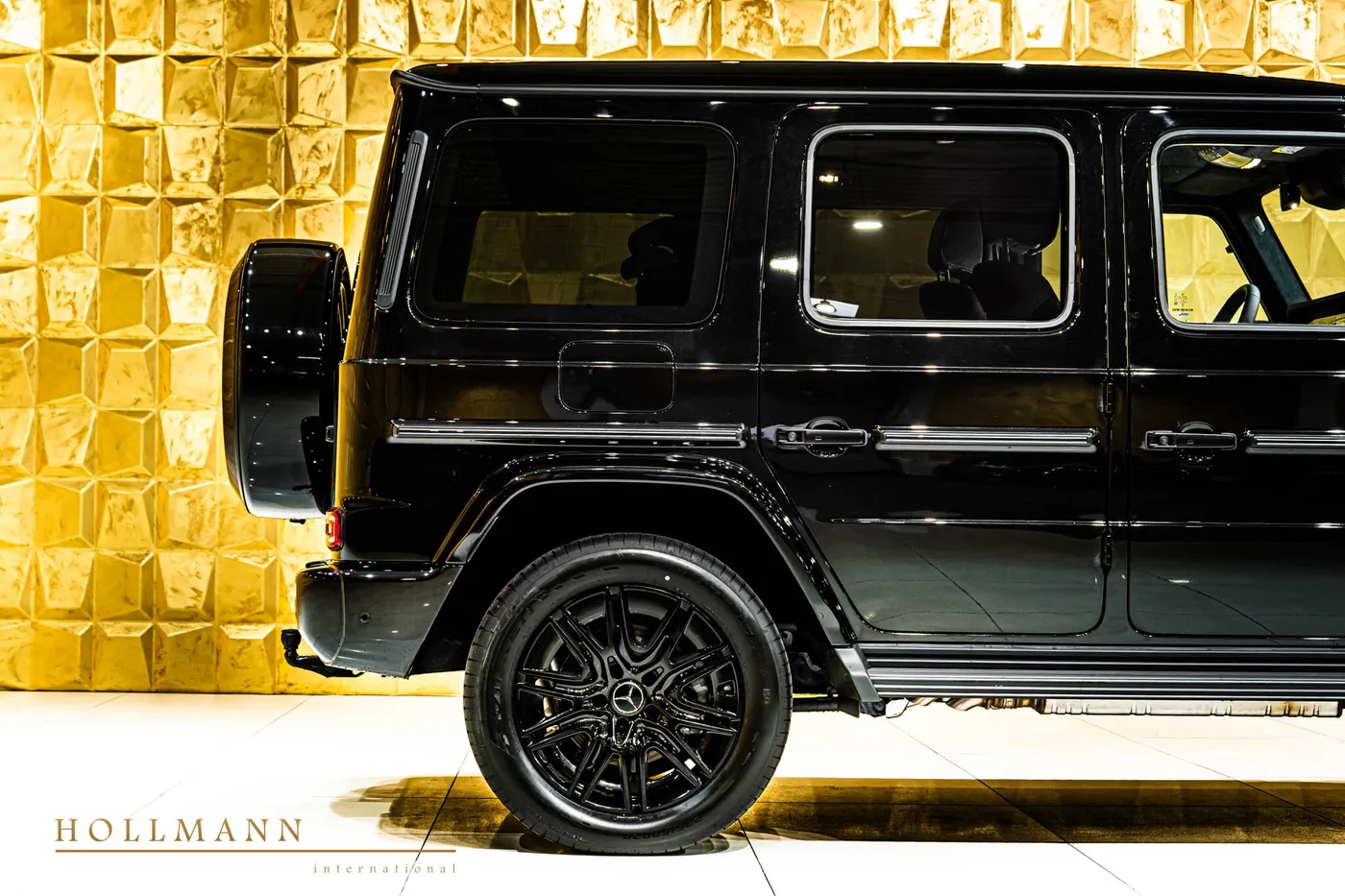Mercedes-Benz G 500 offered by a specialist dealer in Stuhr, Germany, photo 7 of 8